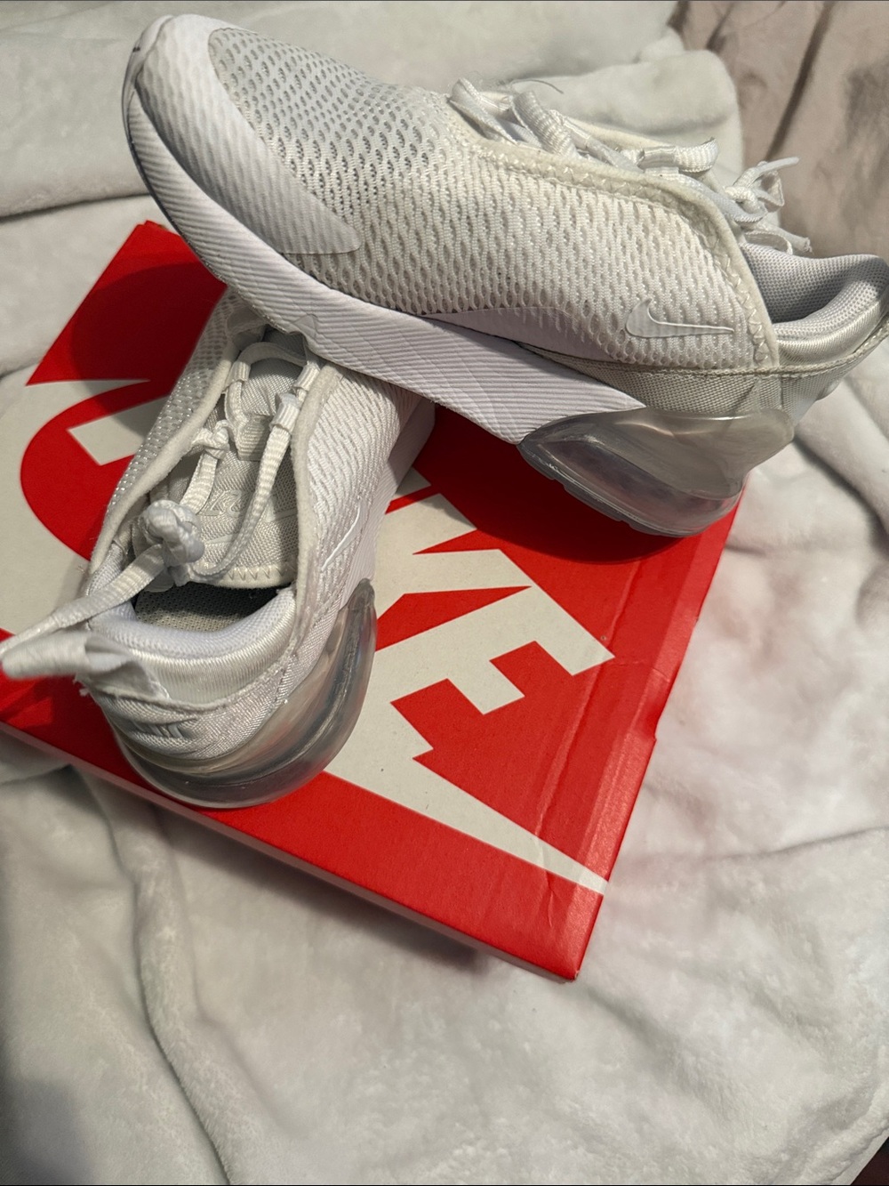Nike Kids White Mesh Sneakers with Clear Heel Unit